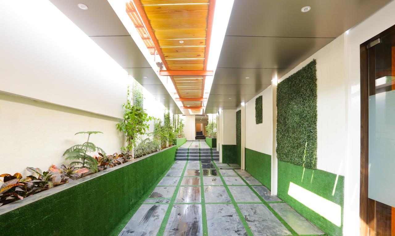 Fabexpress Golden Tulipz Hotel Mumbai Exterior photo